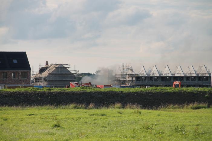 Enorme knal na brand op bouwplaats