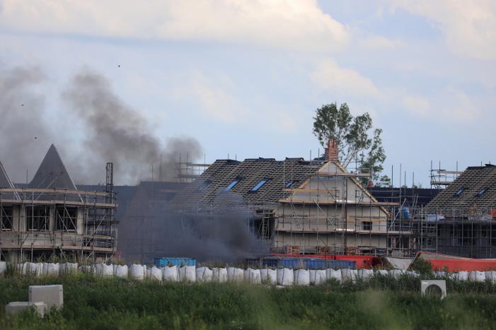Enorme knal na brand op bouwplaats