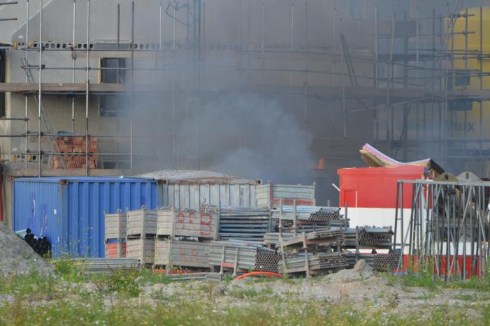 Enorme knal na brand op bouwplaats
