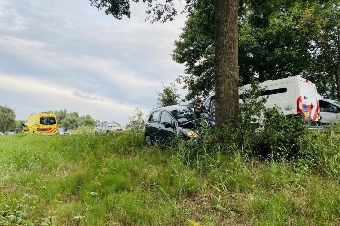 Vrouw gewond bij ongeval op Rijksweg