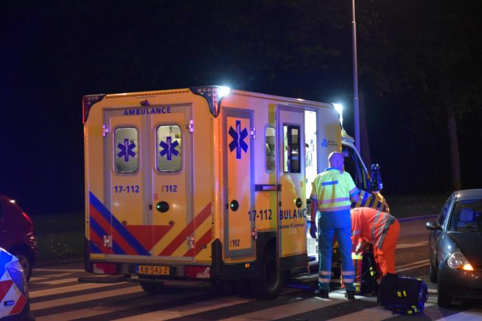 Persoon gewond na aanrijding met motor