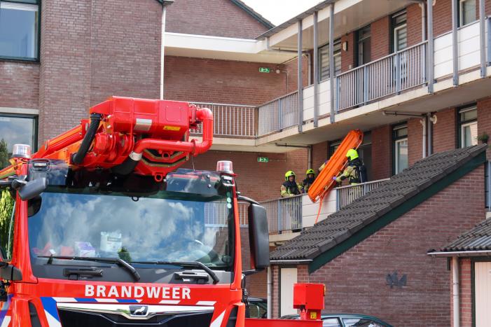 Brandweer haalt patiënt naar beneden vanwege werkzaamheden lift