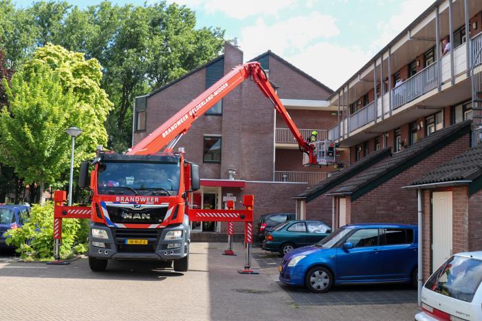 Brandweer haalt patiënt naar beneden vanwege werkzaamheden lift
