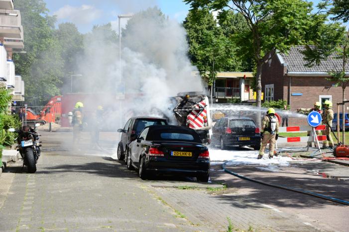 Brandende veegmachine lastig te bestrijden