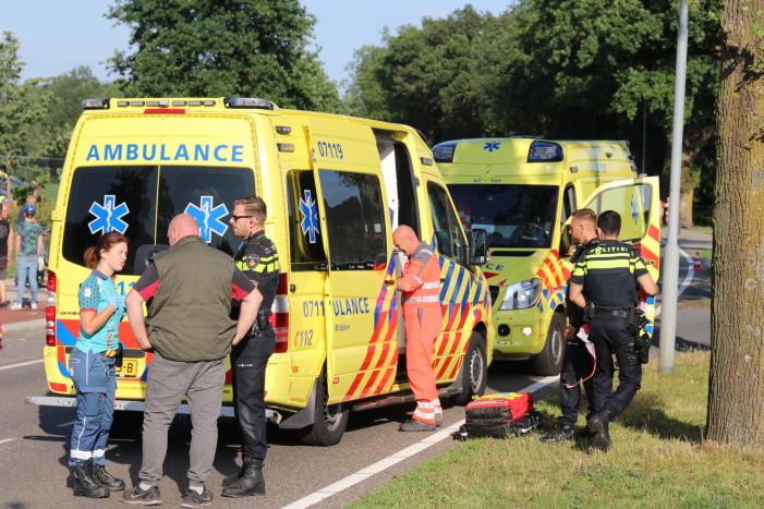 Brommerrijder gewond na aanrijding met auto