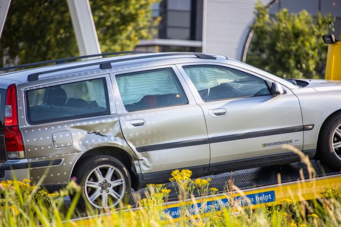 Auto achterstevoren op A1 na botsing