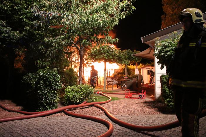 Felle uitslaande brand in chalet