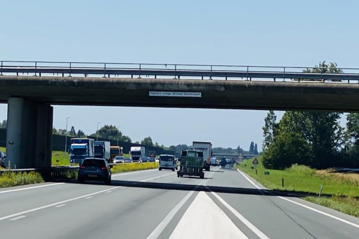 Viaduct benoemd naar omgekomen F16-piloot Kaptein-vlieger Michael Donkervoort