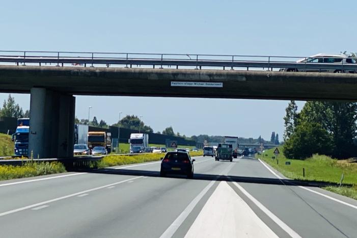 Viaduct benoemd naar omgekomen F16-piloot Kaptein-vlieger Michael Donkervoort