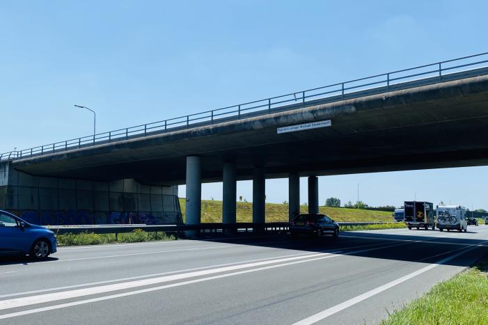 Viaduct benoemd naar omgekomen F16-piloot Kaptein-vlieger Michael Donkervoort