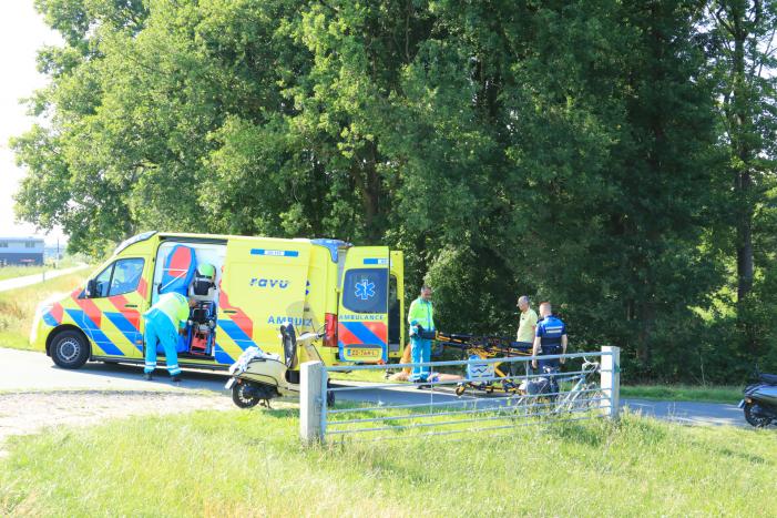 Twee scooterrijders gewond na botsing