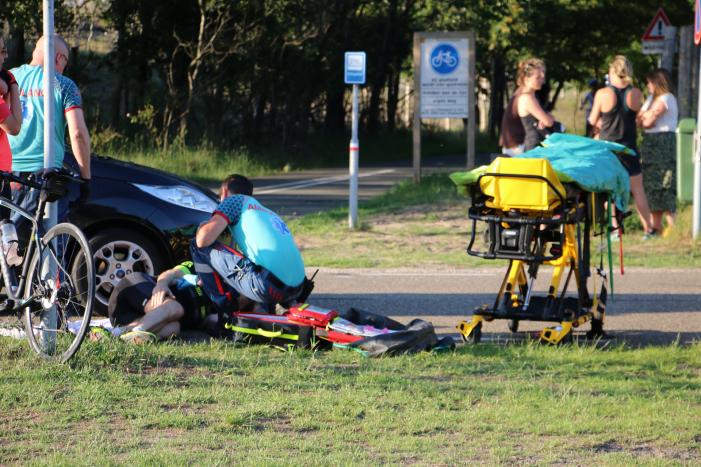 Wielrenner gewond na aanrijding met auto