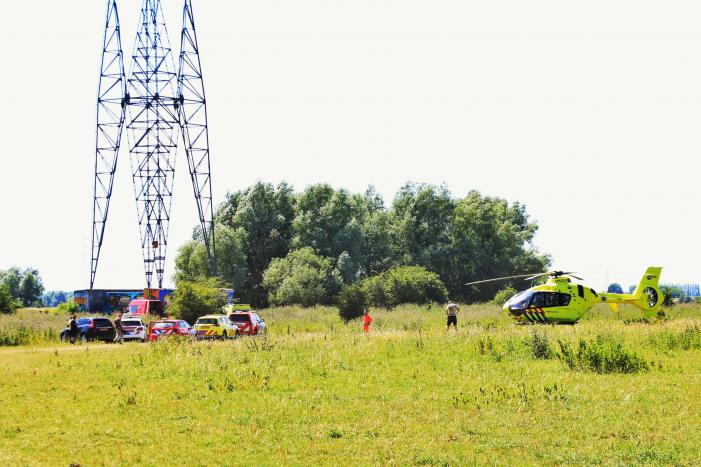 #Wageningen Traumahelikopter aanwezig bij grote zoekactie Pabstsendam Wageningen.