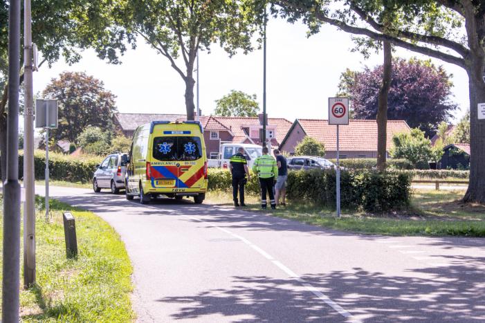Bakwagen botst achterop personenwagen
