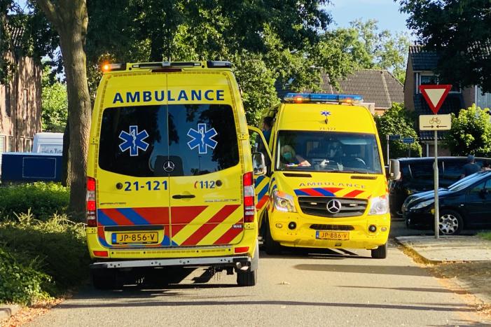 Man zwaar gewond na val van dak