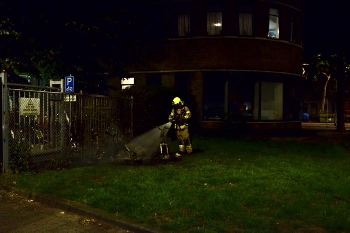 Vier scooters verwoest door brand