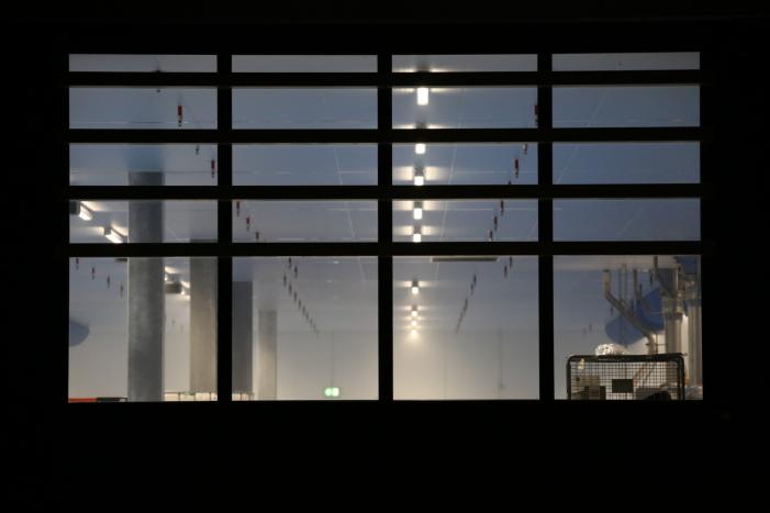 Bedrijfspand vol met rook door aangebrand brood