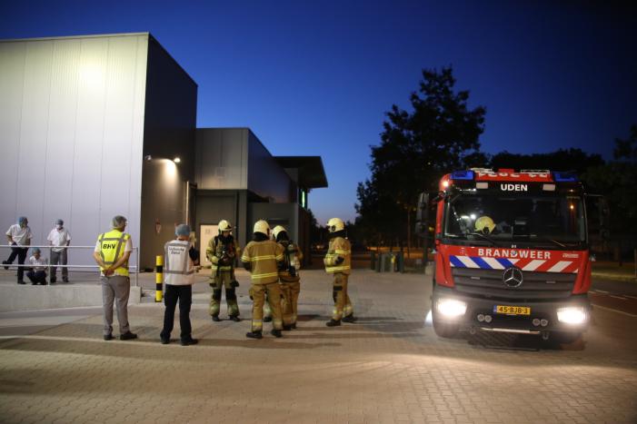 Bedrijfspand vol met rook door aangebrand brood
