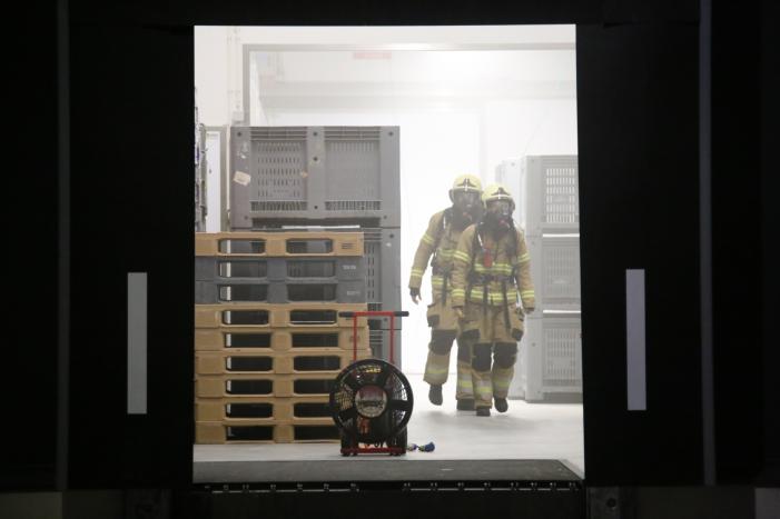 Bedrijfspand vol met rook door aangebrand brood
