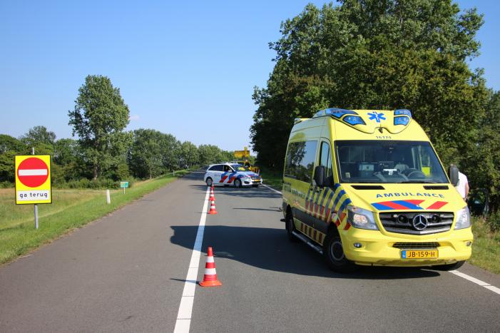 Personenauto flink beschadigd na eenzijdige aanrijding
