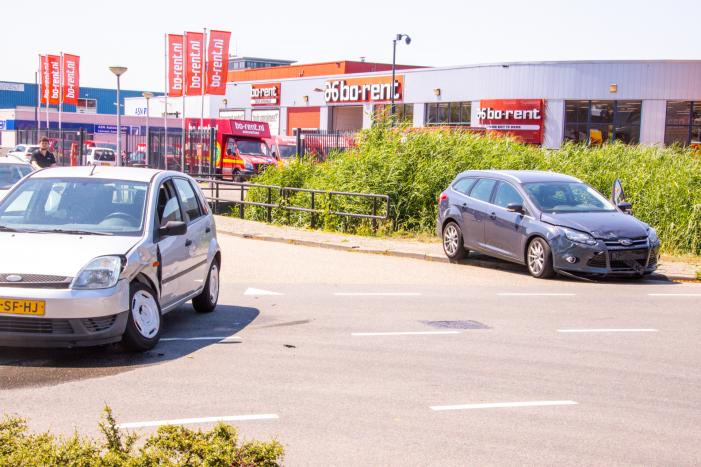 Bestuurder op leeftijd gewond bij aanrijding
