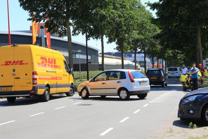 Bestuurder op leeftijd gewond bij aanrijding