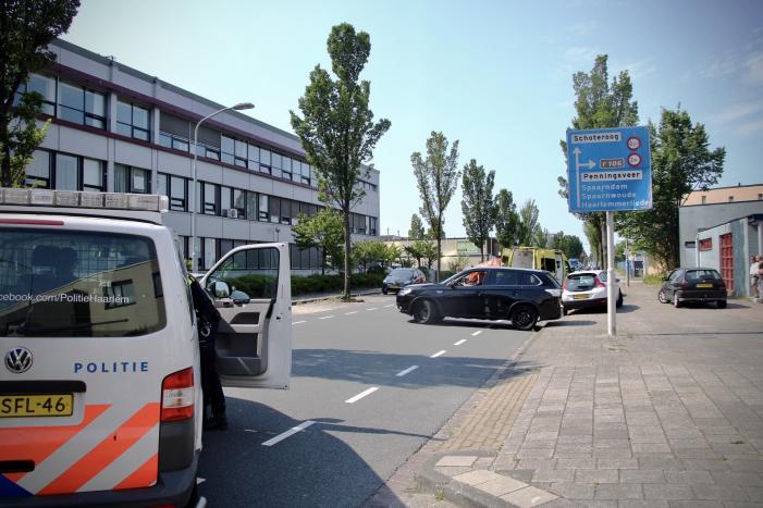 Motorrijder ernstig gewond na aanrijding met bestelbus