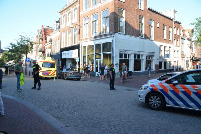 Voetganger gewond na aanrijding met auto