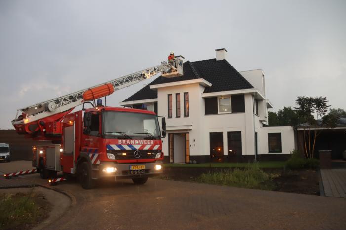 Blikseminslag in schoorsteen