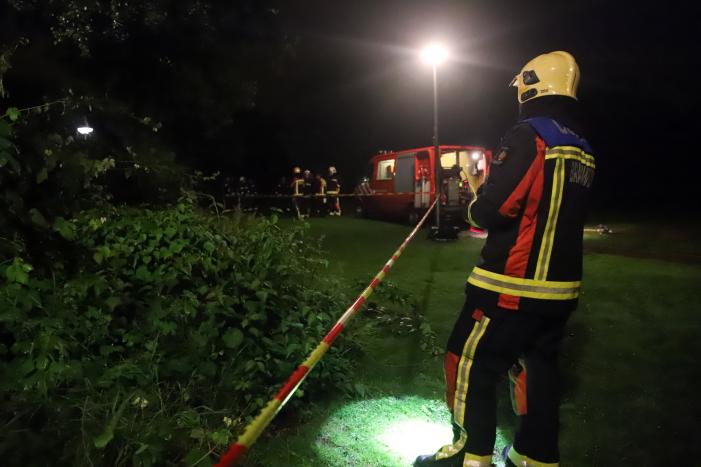 Brandlucht in woning na mogelijke blikseminslag
