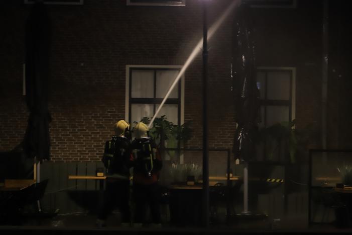 Zeer grote brand dak restaurant Pronto