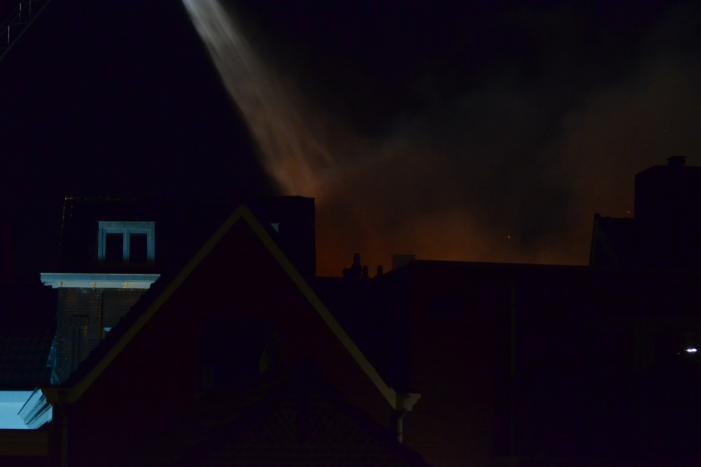 Zeer grote brand dak restaurant Pronto