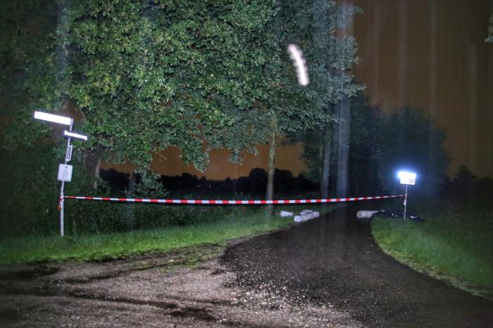 Tientallen vaten en zakken met drugsafval gedumpt