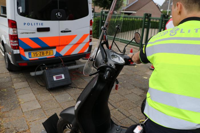 Politiecontrole op auto's en scooters