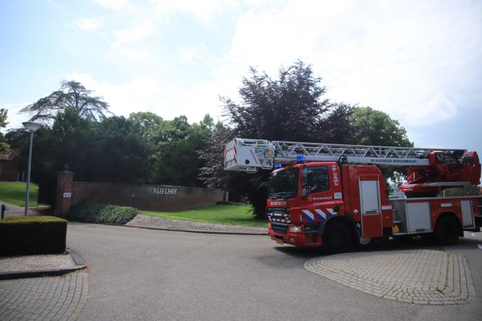 Brandweer controleert brandmelding bij crematorium Ysselhof