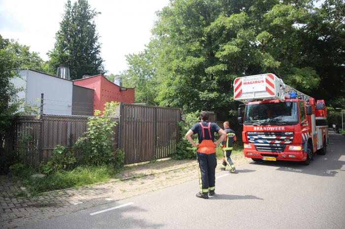Brandweer controleert brandmelding bij crematorium Ysselhof