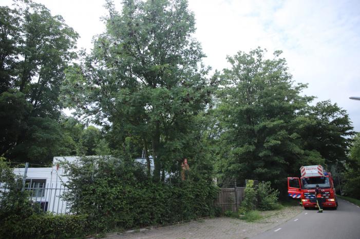 Brandweer controleert brandmelding bij crematorium Ysselhof