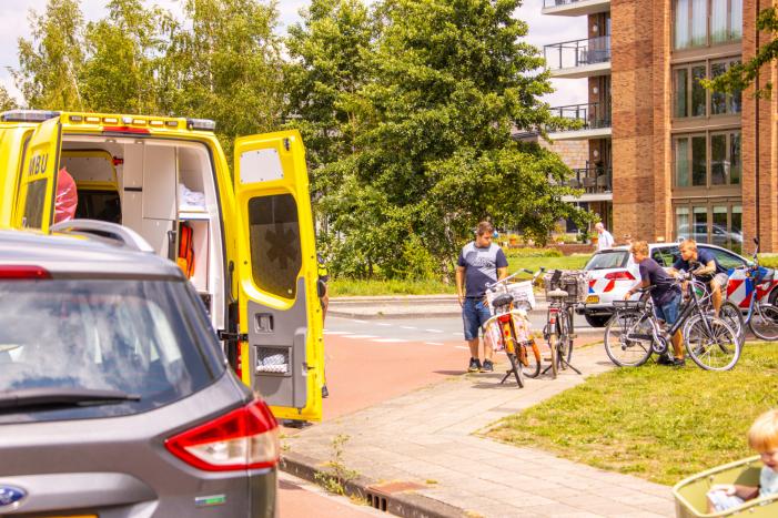 Driewieler vliegt uit de bocht