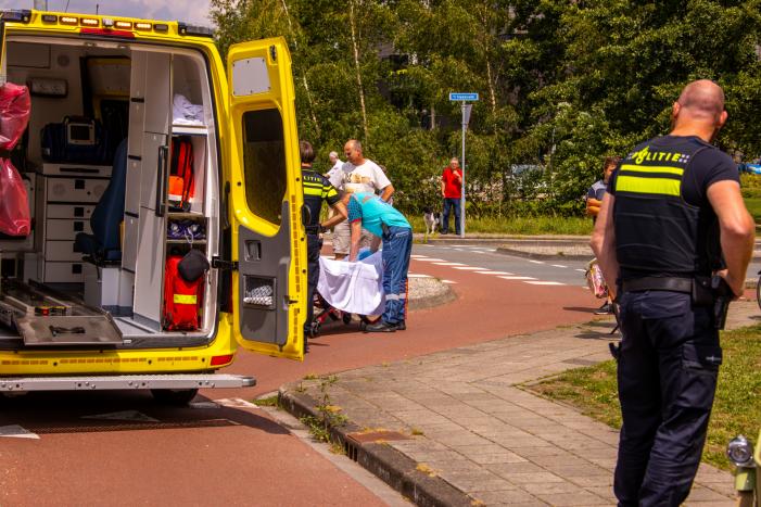 Driewieler vliegt uit de bocht