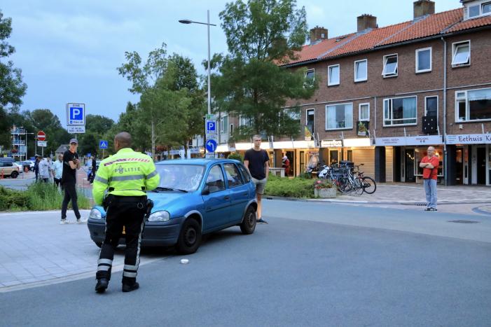 Scooterrijder gewond na aanrijding met auto bij Winkelcentrum Euterpeplein