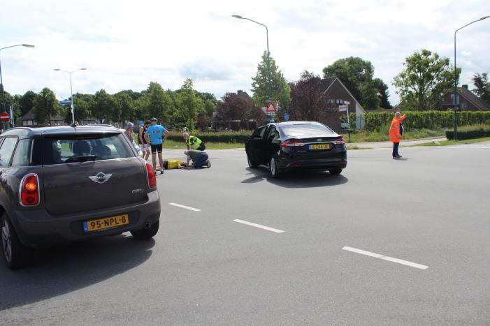 Wielrenner gewond na botsing met auto