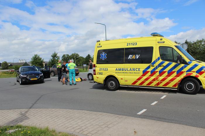 Wielrenner gewond na botsing met auto