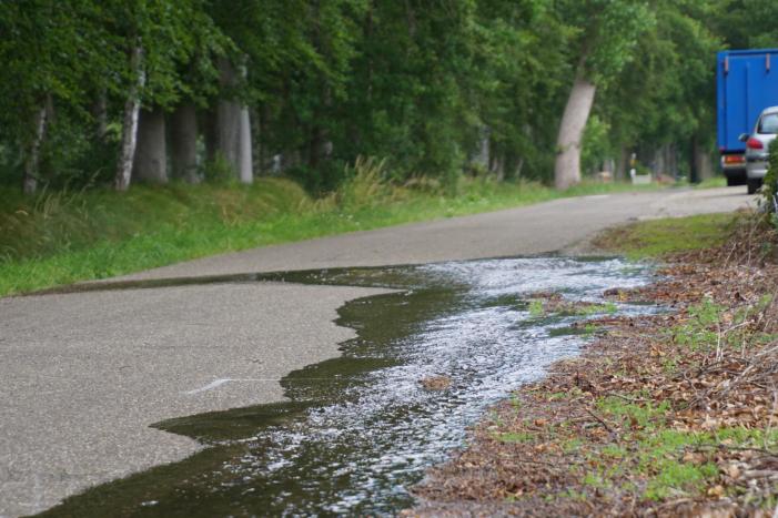Waterleiding van de brandweer gesprongen