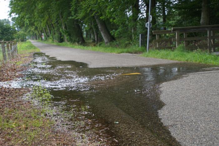 Waterleiding van de brandweer gesprongen