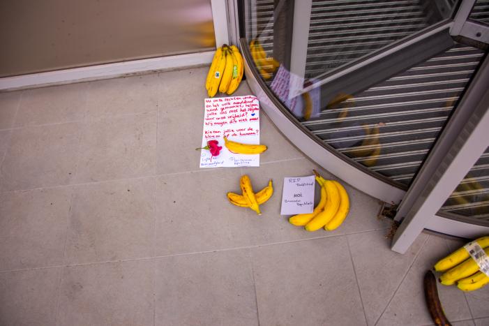 Rechtbank Amersfoort gebarricadeerd door vele bananen