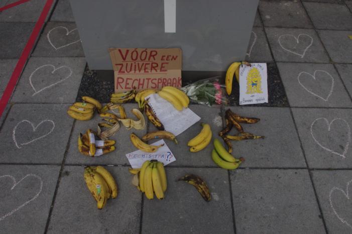 Bananen neergelegd bij rechtbank