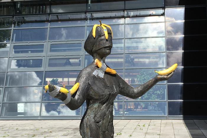 Bananen neergelegd bij rechtbank