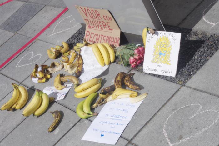 Bananen neergelegd bij rechtbank