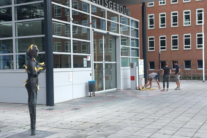 Bananen neergelegd bij rechtbank