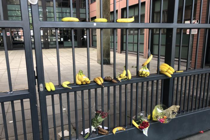 Bananen neergelegd bij Rechtbank Noord-Nederland